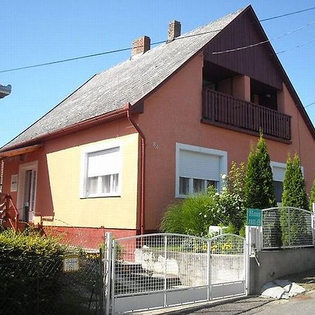 Apartment In Fonyod/Balaton 18580 Стая снимка